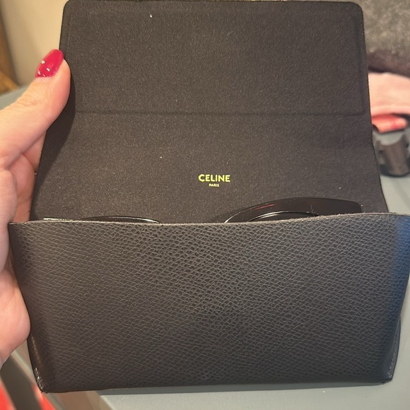 Celine tortoise square sunglasses with polarized lenses - Picture 3 of 3